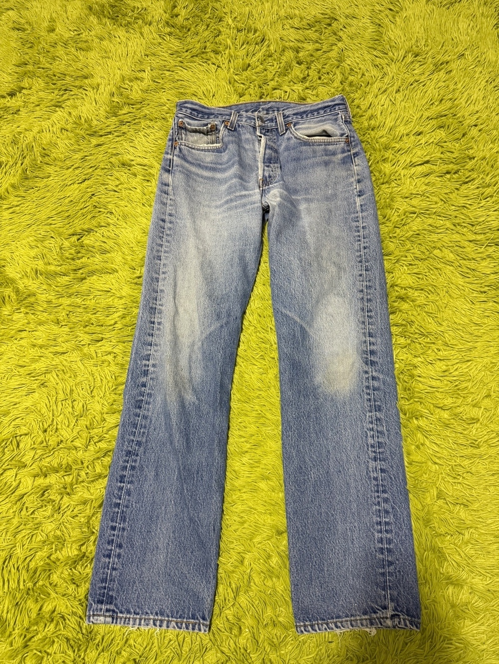 Vintage Levis 501 Jeans 33x34 Made in USA Button Fly 90s
